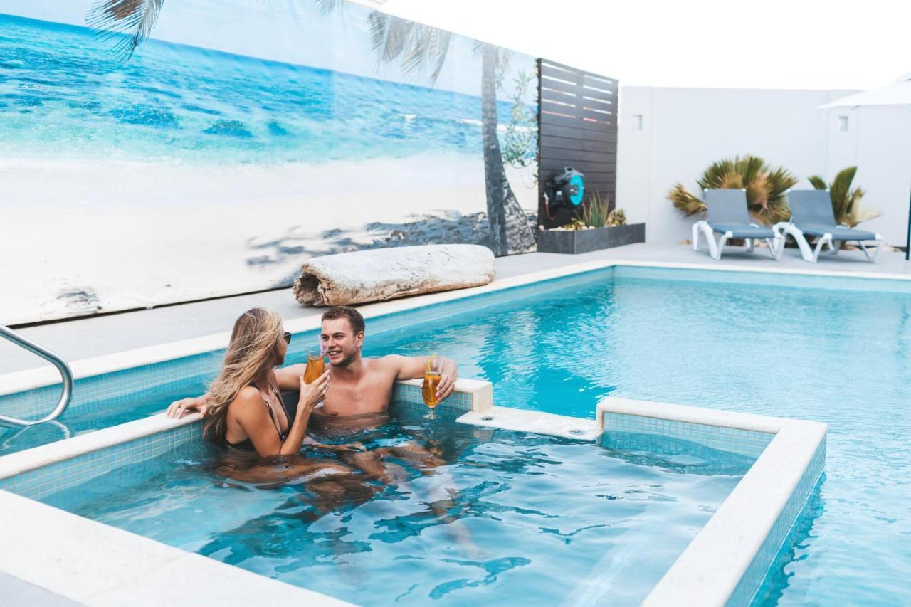 Gray Door Apartments - Adults Only Palm Beach Exterior foto